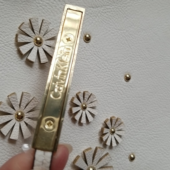 Calvin Klein Large, New W/O Tag White Leather Tote/Cross Body Bag, $60 - Picture 9 of 12